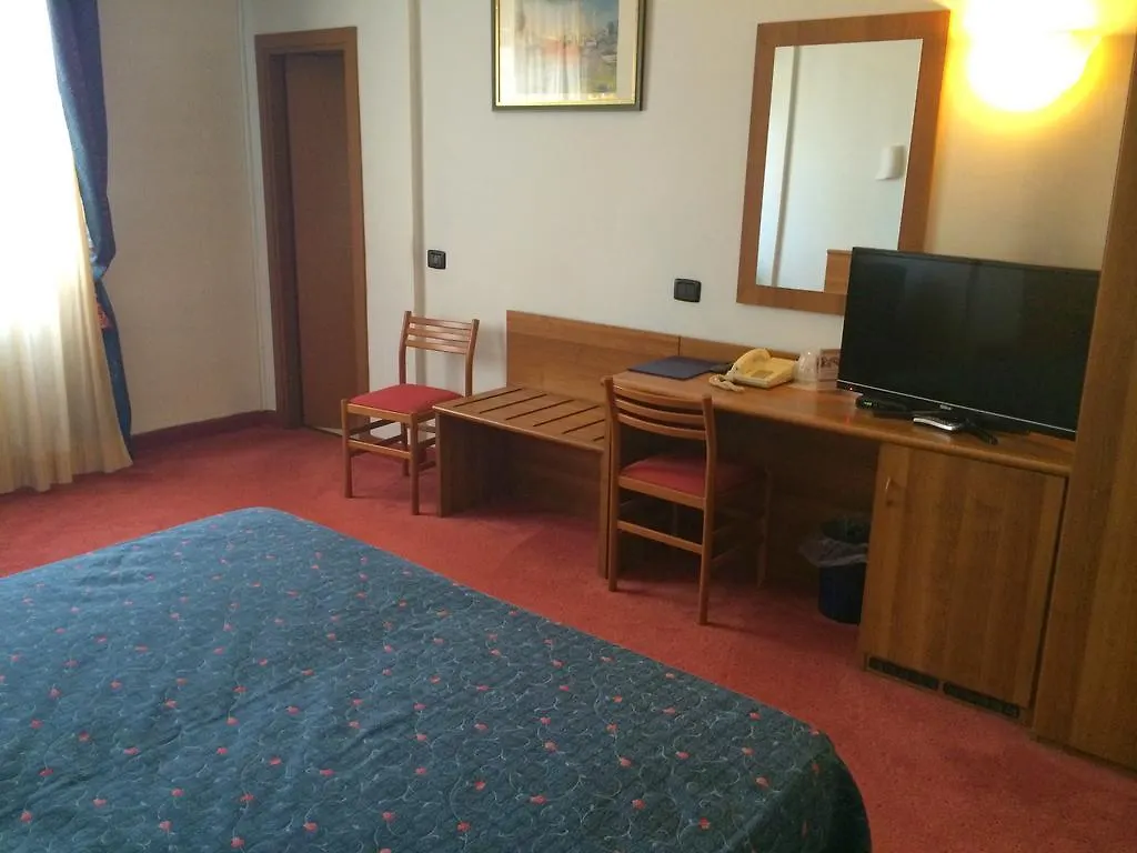 Hotel Arcobaleno Vimodrone 3*,  Italy
